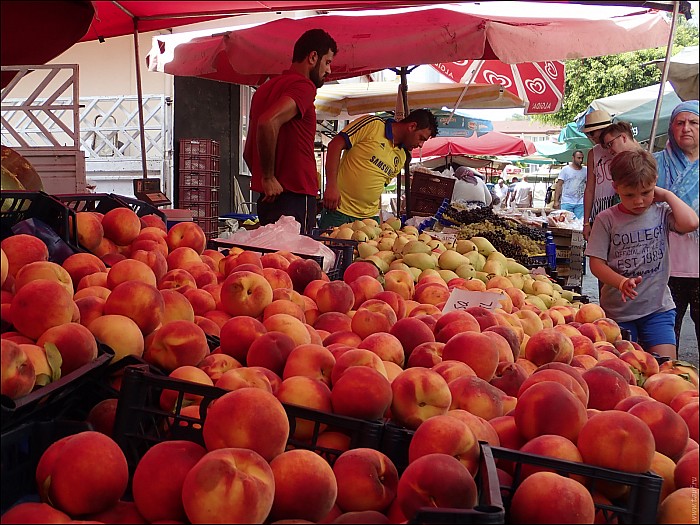 2018-08-04-Turkey-Bazar-15-abc.jpg: 1599x1200, 615k (2018-08-18, 16:28)